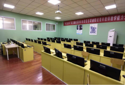 信息工程學(xué)院校內(nèi)實(shí)訓(xùn)基地 計(jì)算機(jī)信息技術(shù)咨詢服務(wù)